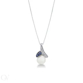 Collana in oro bianco 18k con perla, zaffiri blu e diamanti